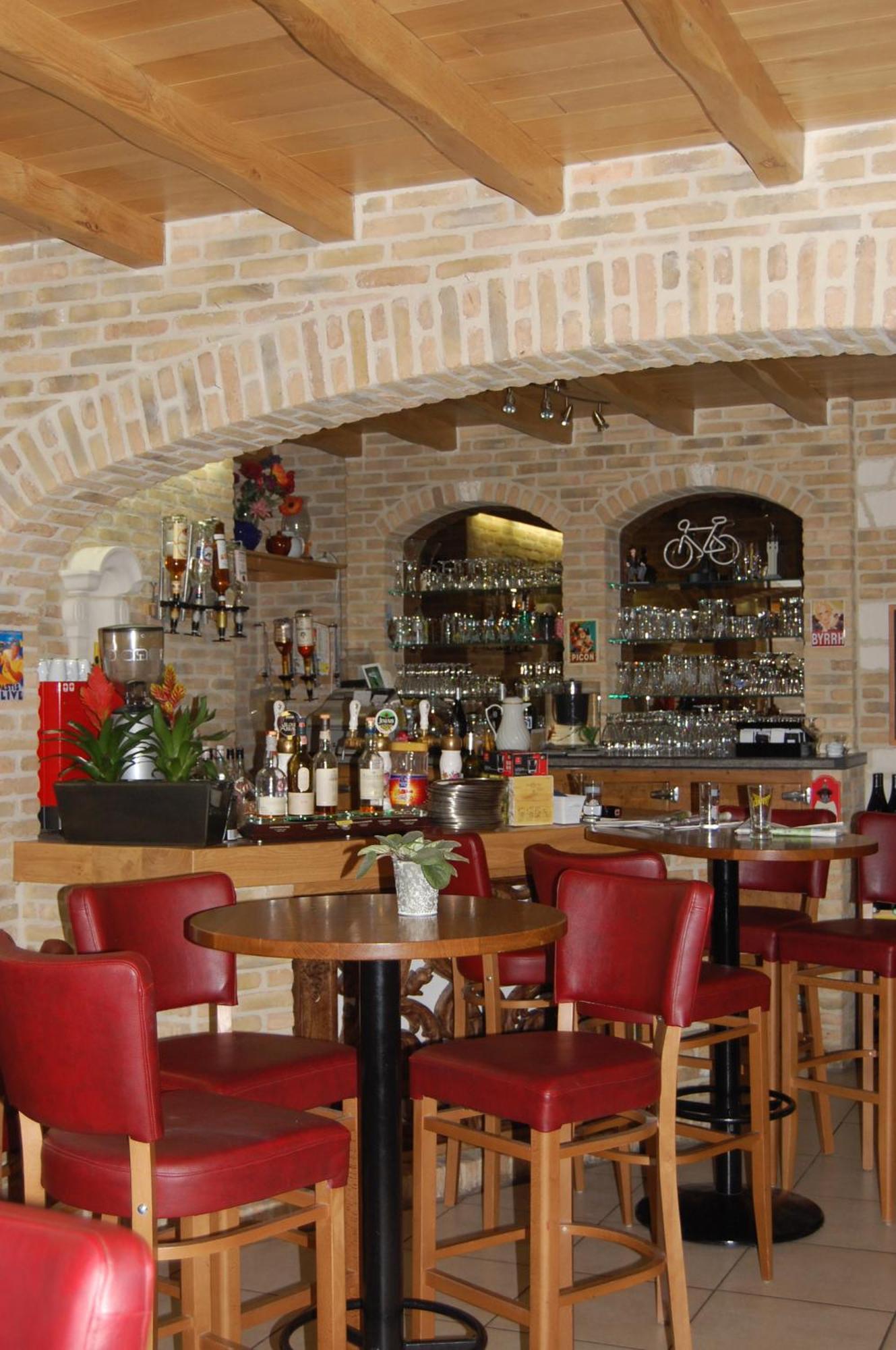 Hotel - Restaurant Au Tonnelier Bergues Buitenkant foto