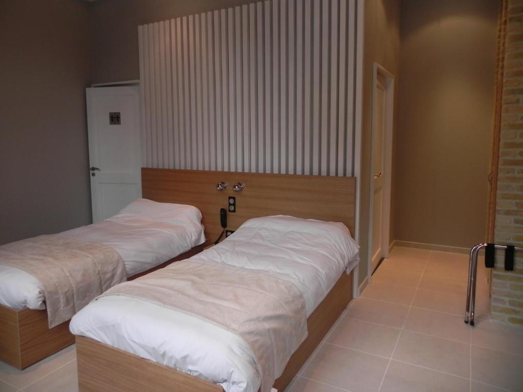 Hotel - Restaurant Au Tonnelier Bergues Kamer foto