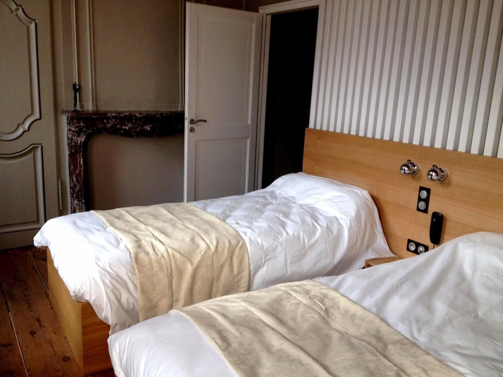 Hotel - Restaurant Au Tonnelier Bergues Buitenkant foto