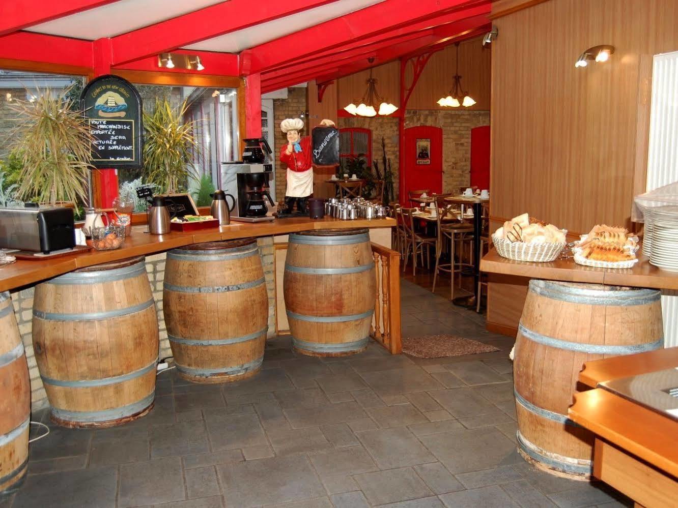 Hotel - Restaurant Au Tonnelier Bergues Buitenkant foto